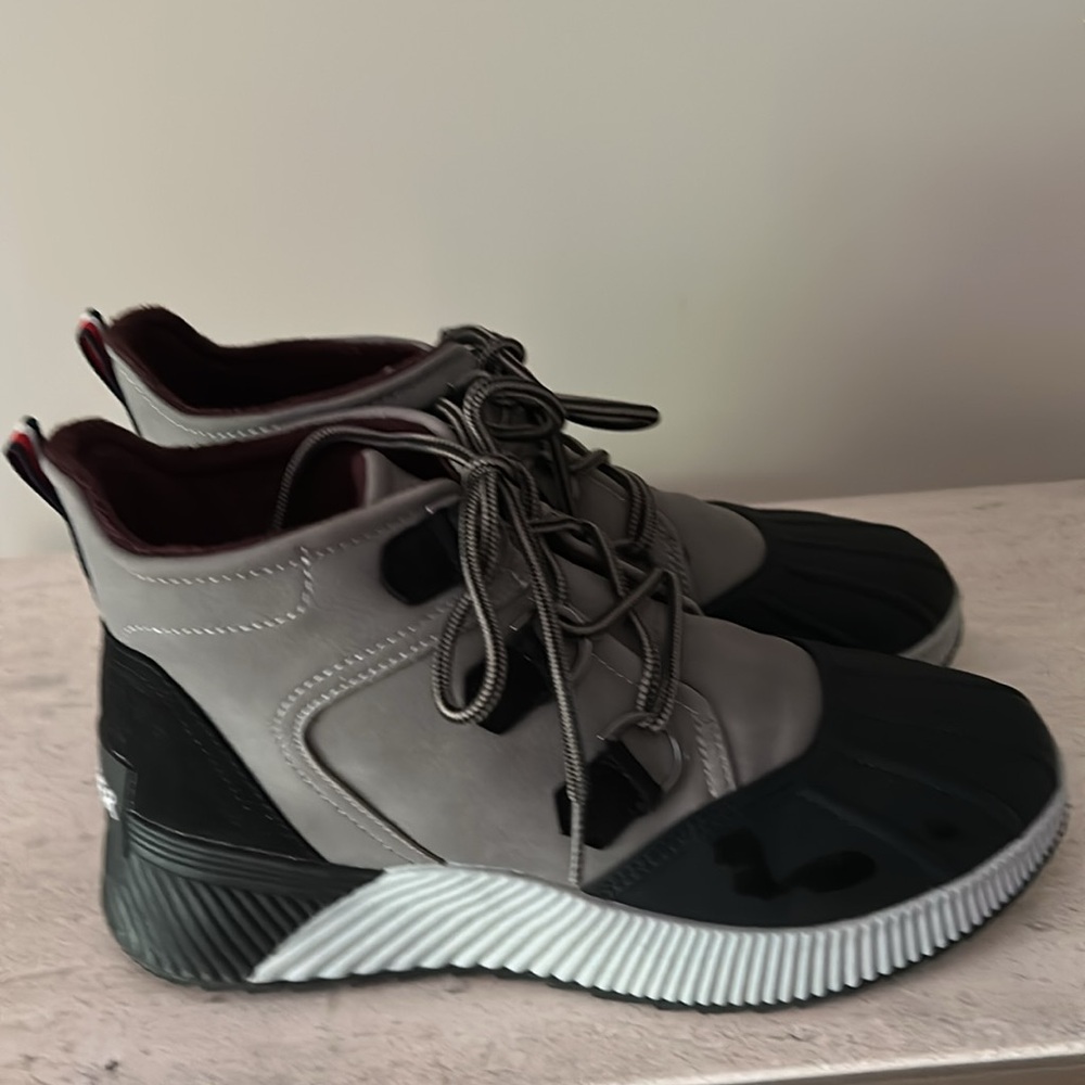 NWOT Tommy Hilfiger Black Rugged Sole Boots